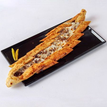 Kavurmalı-Kaşarlı Pide